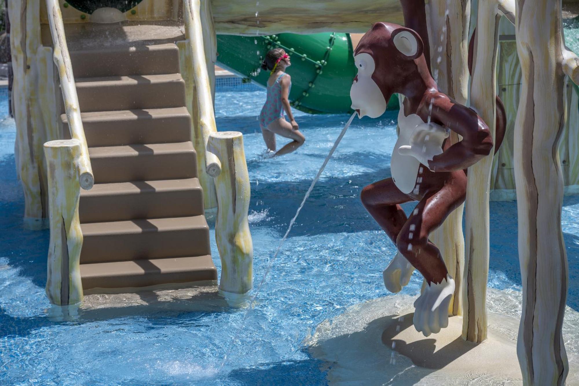Ght Oasis Park & 4*